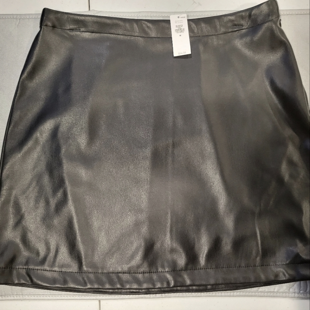 Gap foux leather mini skirt Medium and xl